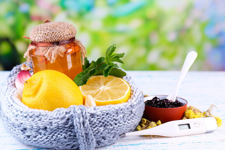 Remedios naturales para combatir la afonía de garganta con limón